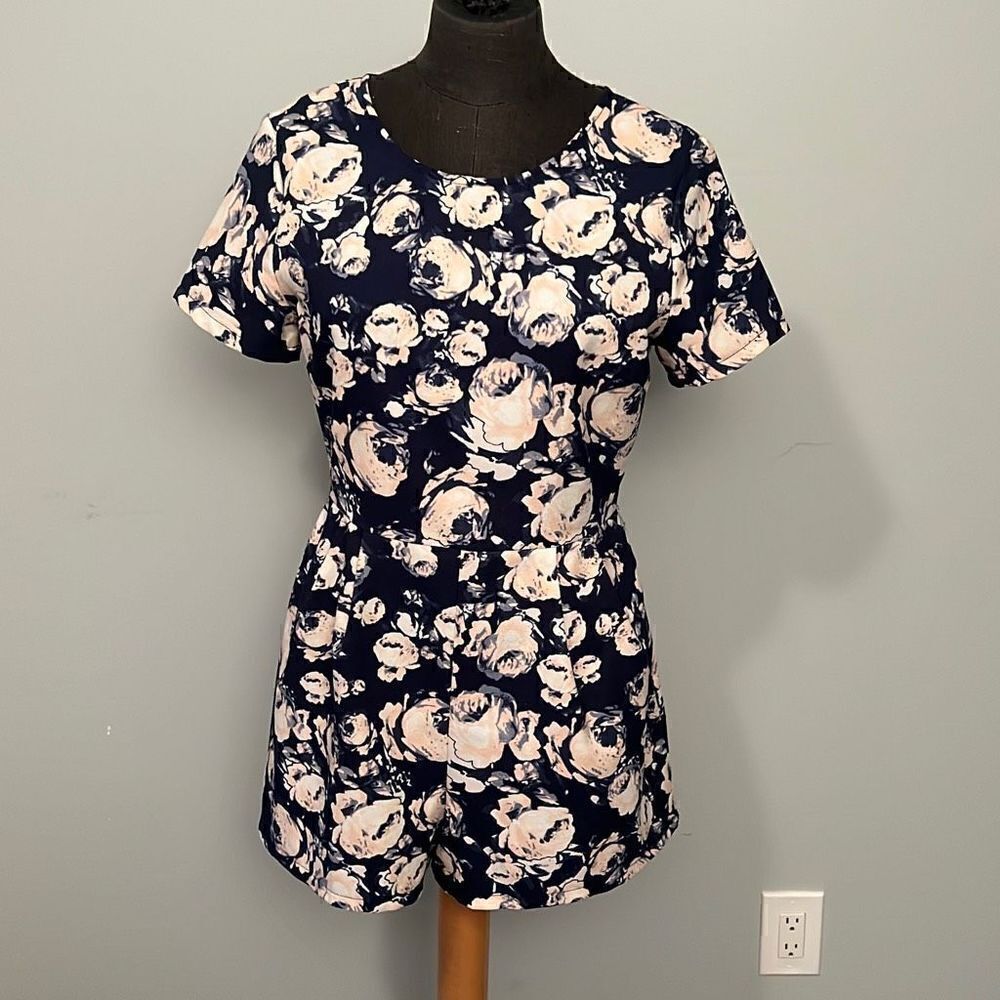 Lush Women's Navy and Pink Floral Back Zipper Short Sleeve Romper